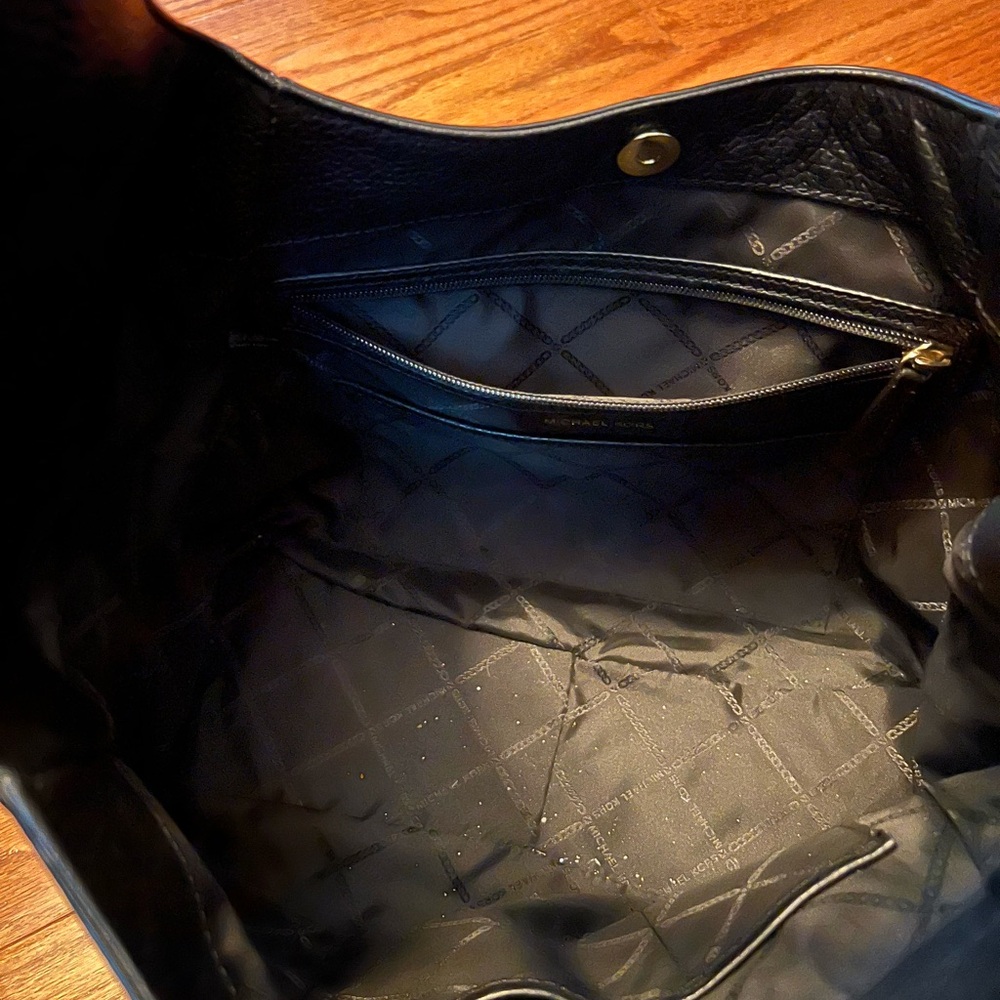 MK Elegant Black Leather Hobo Bag - Picture 6 of 8